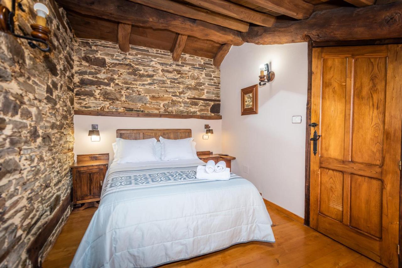סנטה אאולליה דה אוסקוס Apartamentos Rurales Casa Riveras מראה חיצוני תמונה