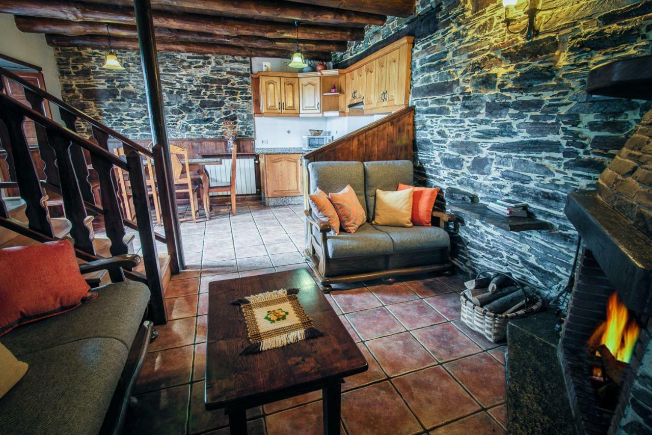 סנטה אאולליה דה אוסקוס Apartamentos Rurales Casa Riveras מראה חיצוני תמונה