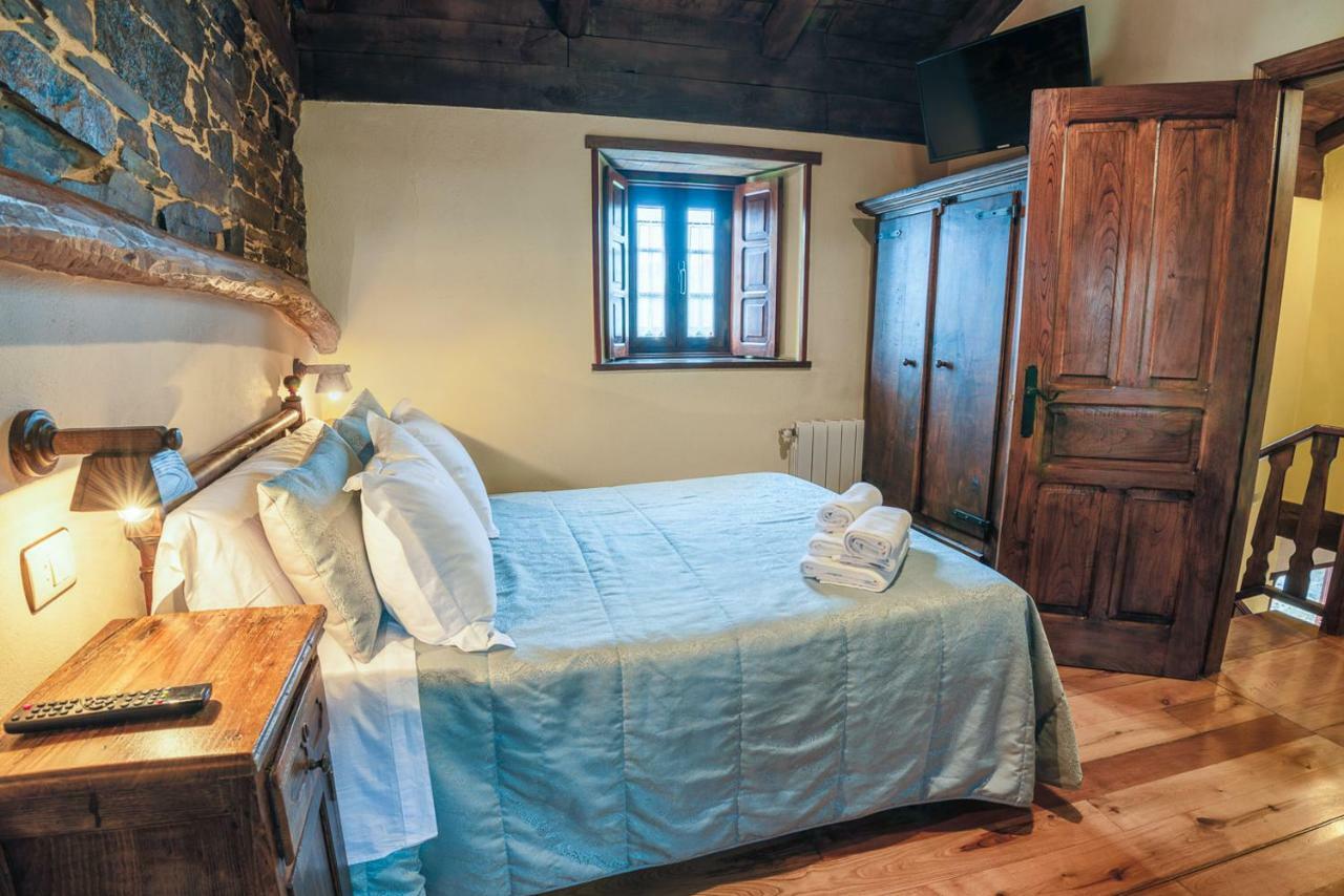 סנטה אאולליה דה אוסקוס Apartamentos Rurales Casa Riveras מראה חיצוני תמונה
