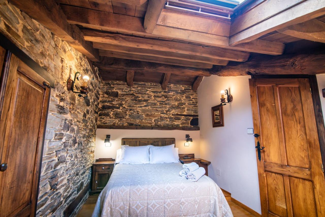 סנטה אאולליה דה אוסקוס Apartamentos Rurales Casa Riveras מראה חיצוני תמונה